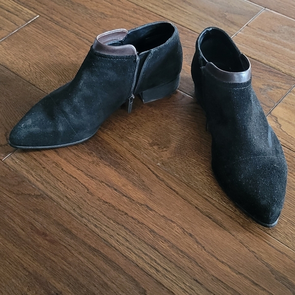 Vince Camuto booties - Picture 2 of 2